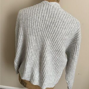Universal Thread Light Gray Women's Sweater